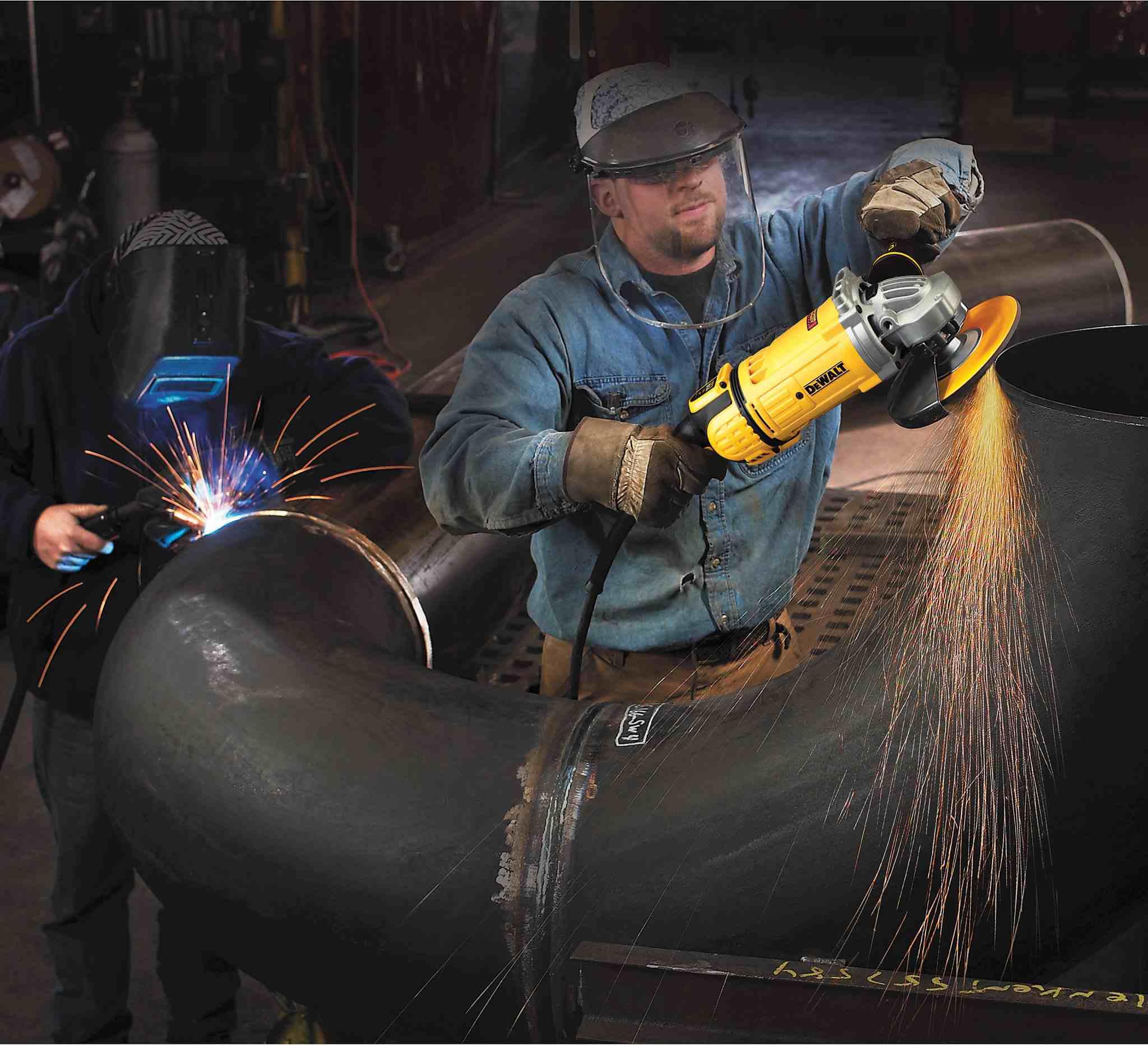 DeWalt DWE4599N Corded 9" 6,500 RPM 4.9 HP Angle Grinder, No-Lk - Image 3