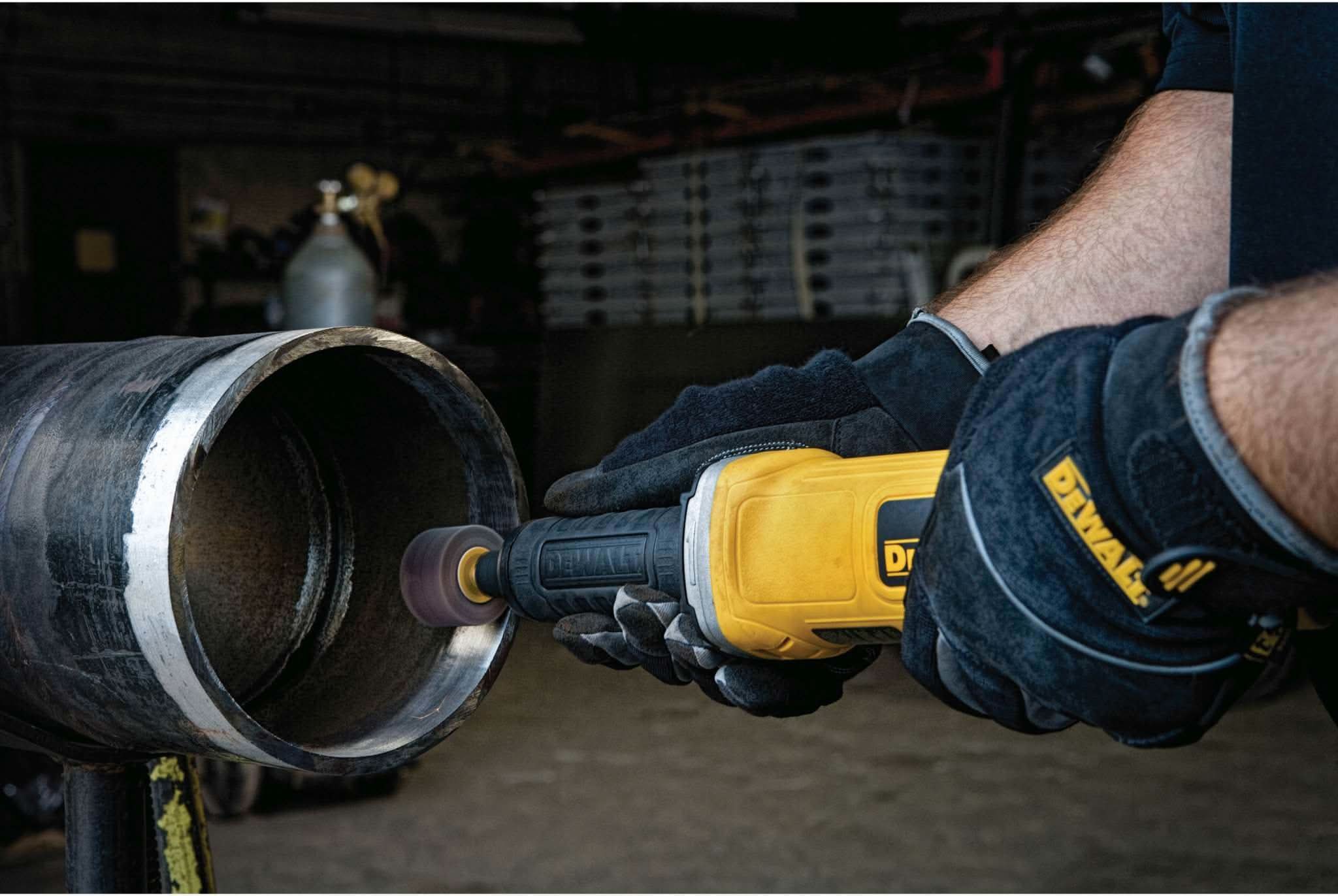 DeWalt DWE4887 Corded 1-1/2" Die Grinder - Image 3