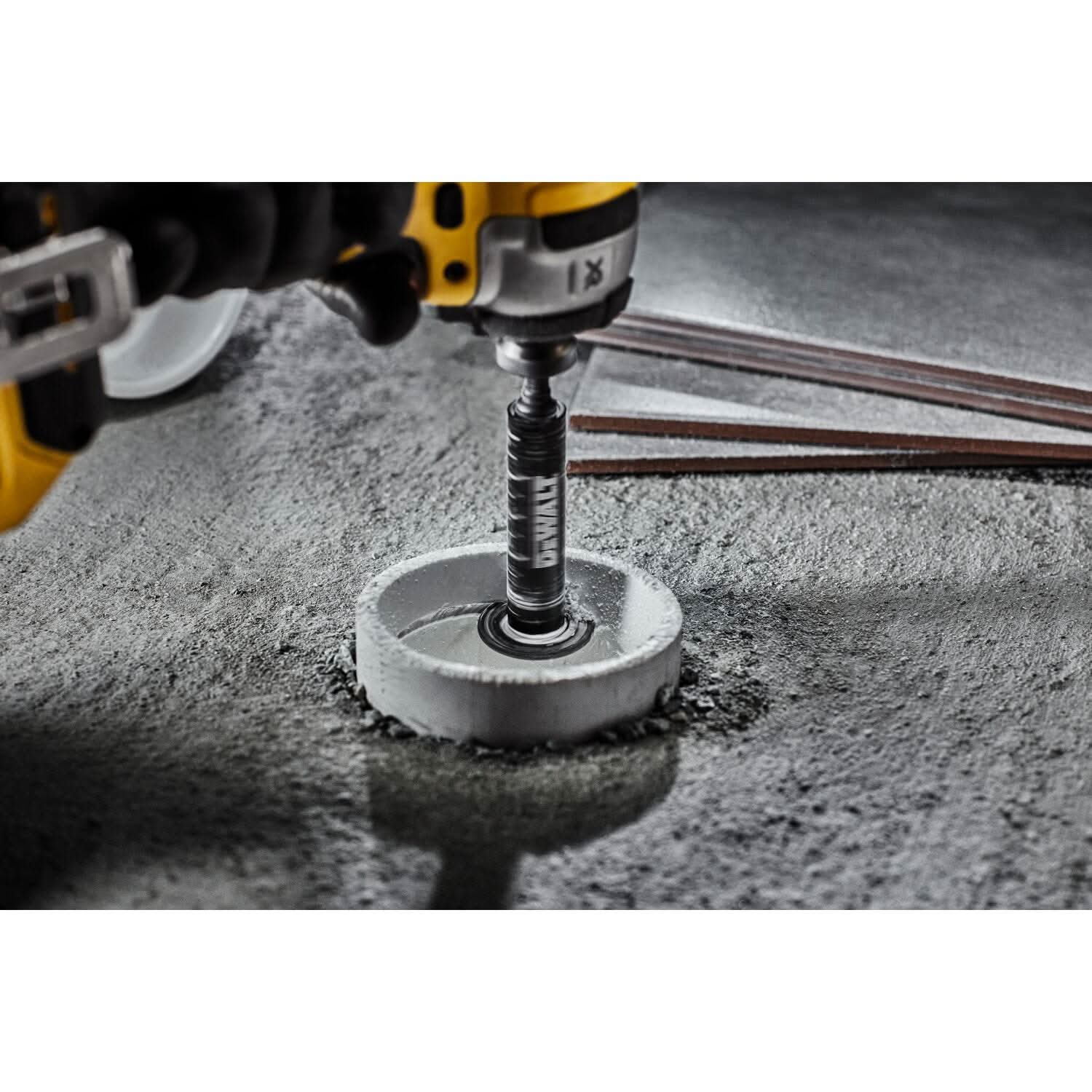 DeWalt DWAIPCIR 1.32 in. (34mm) Pipe Cutting Wheel Drill Bit - Image 3