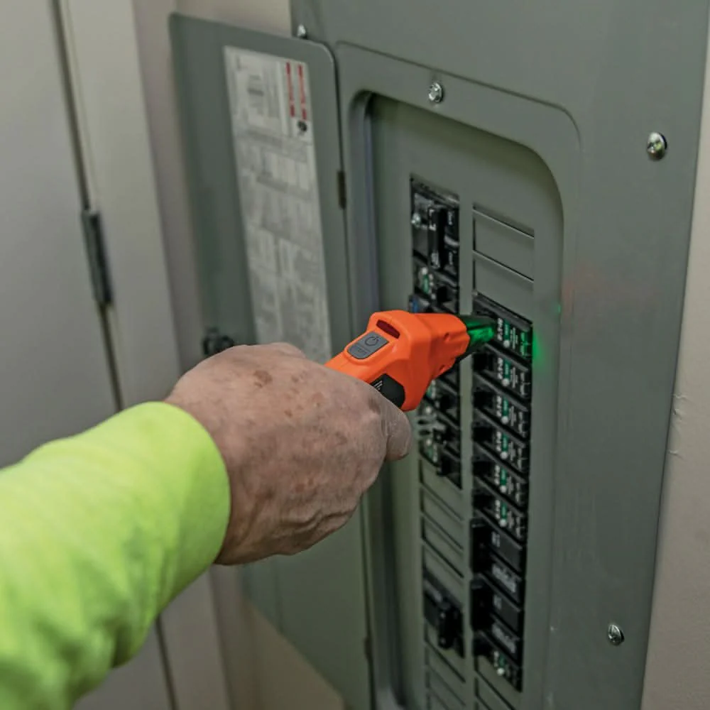 Klein Tools ET310 Digital Circuit Breaker Finder with GFCI Outlet Tester - Image 2