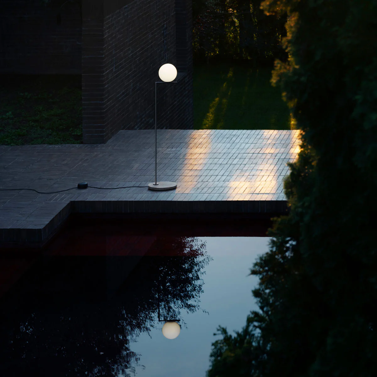 FLOS | IC LIGHTS OUTDOOR FLOOR LAMP | $4,232.00 - $6,040.00 - Image 3