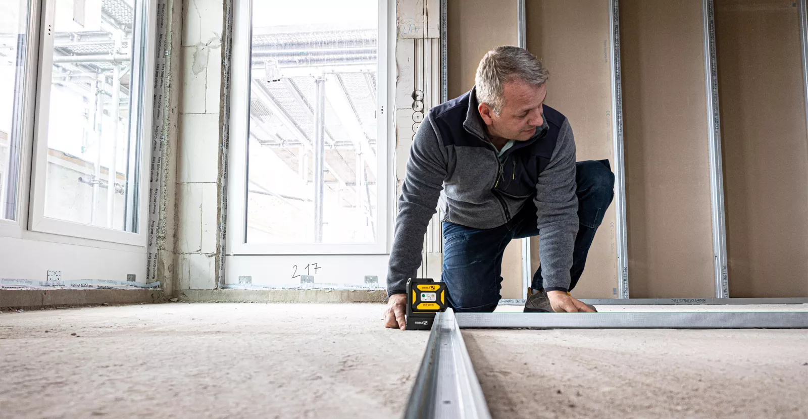 Stabila 03190 Cross Line Plus Plumb Dot Laser Level LAX 320 G - Image 3
