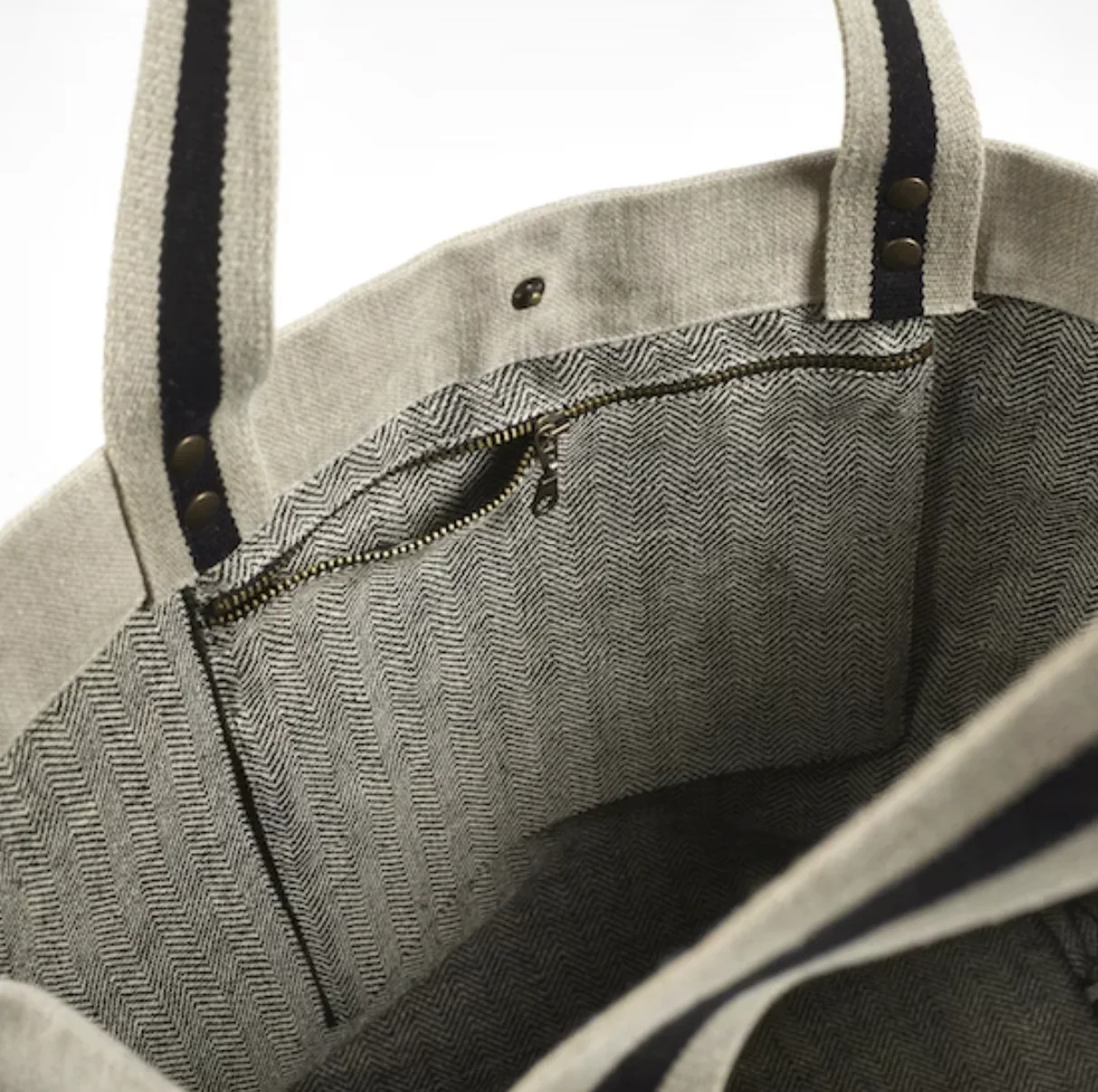 LIBECO | JAMES SHOULDERSAC - Flax | $397.00 - Image 2