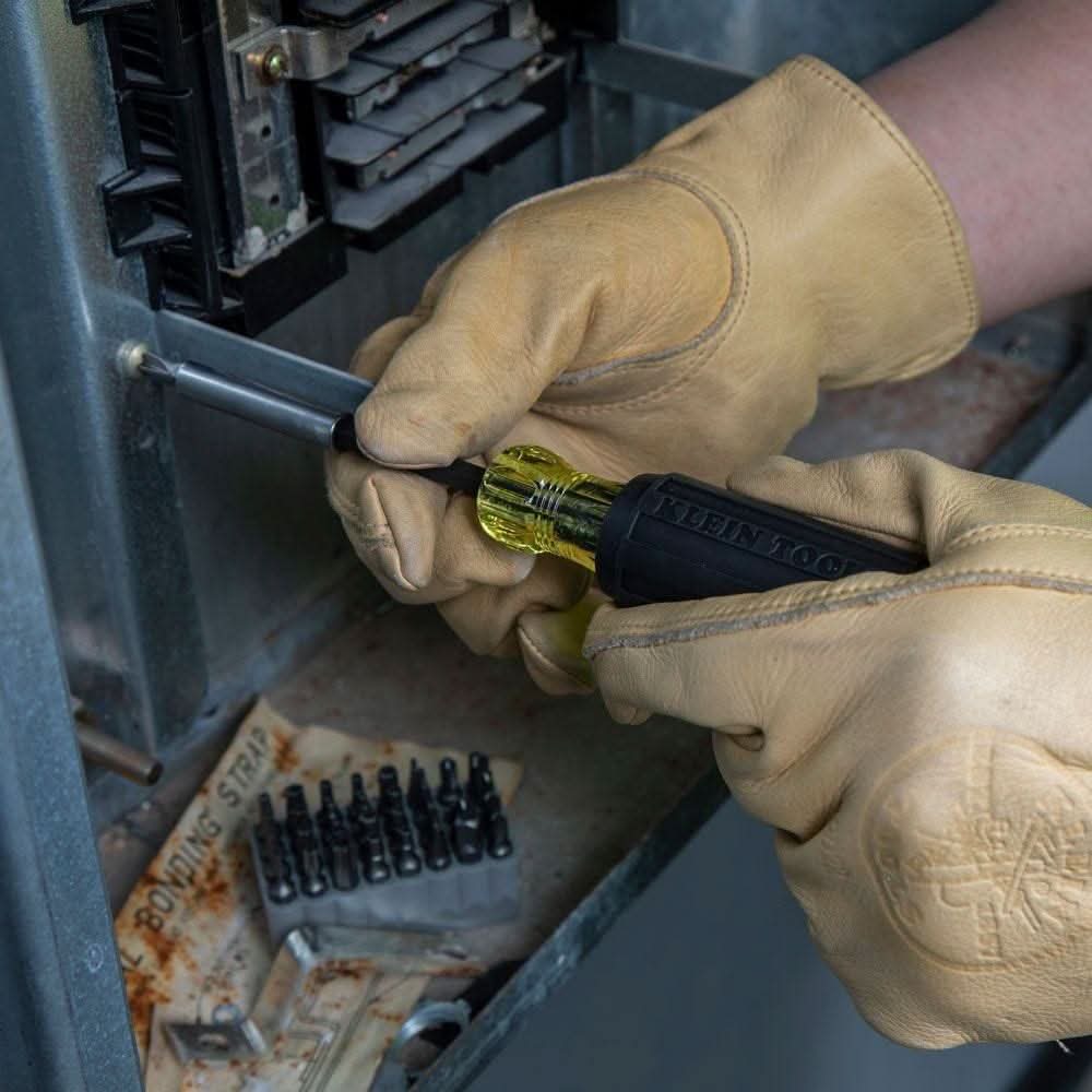 Klein 32510 Magnetic Screwdriver with 32 Tamperproof Bits - Image 2