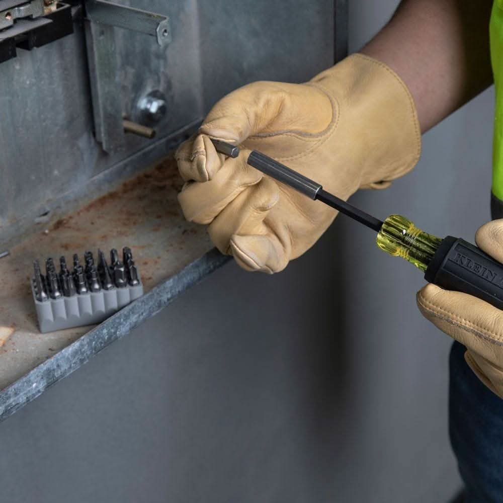 Klein 32510 Magnetic Screwdriver with 32 Tamperproof Bits - Image 3