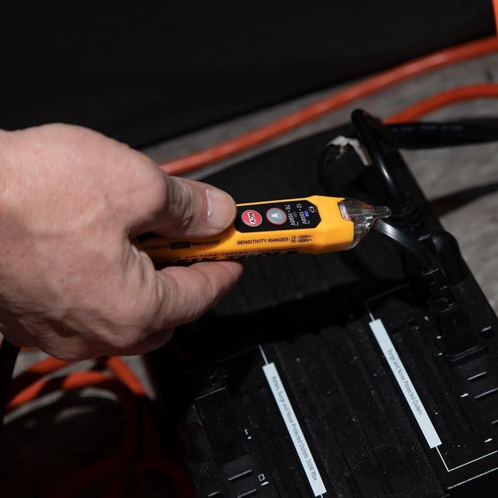 Klein NCVT3P Dual Range Non-Contact Voltage Tester with Flashlight, 12 - 1000V AC - Image 3