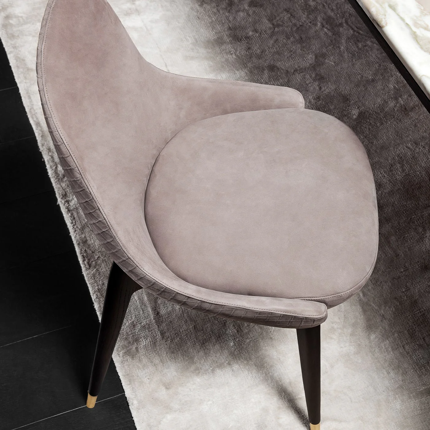 4000 ROYAL LEATHER I Chair $3,685.00 - Image 3
