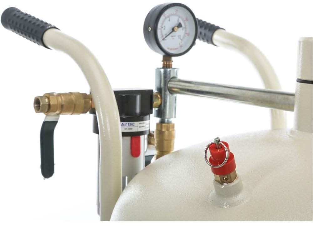 Shop Fox M1115 20-Gallon Portable Sandblaster - Image 3