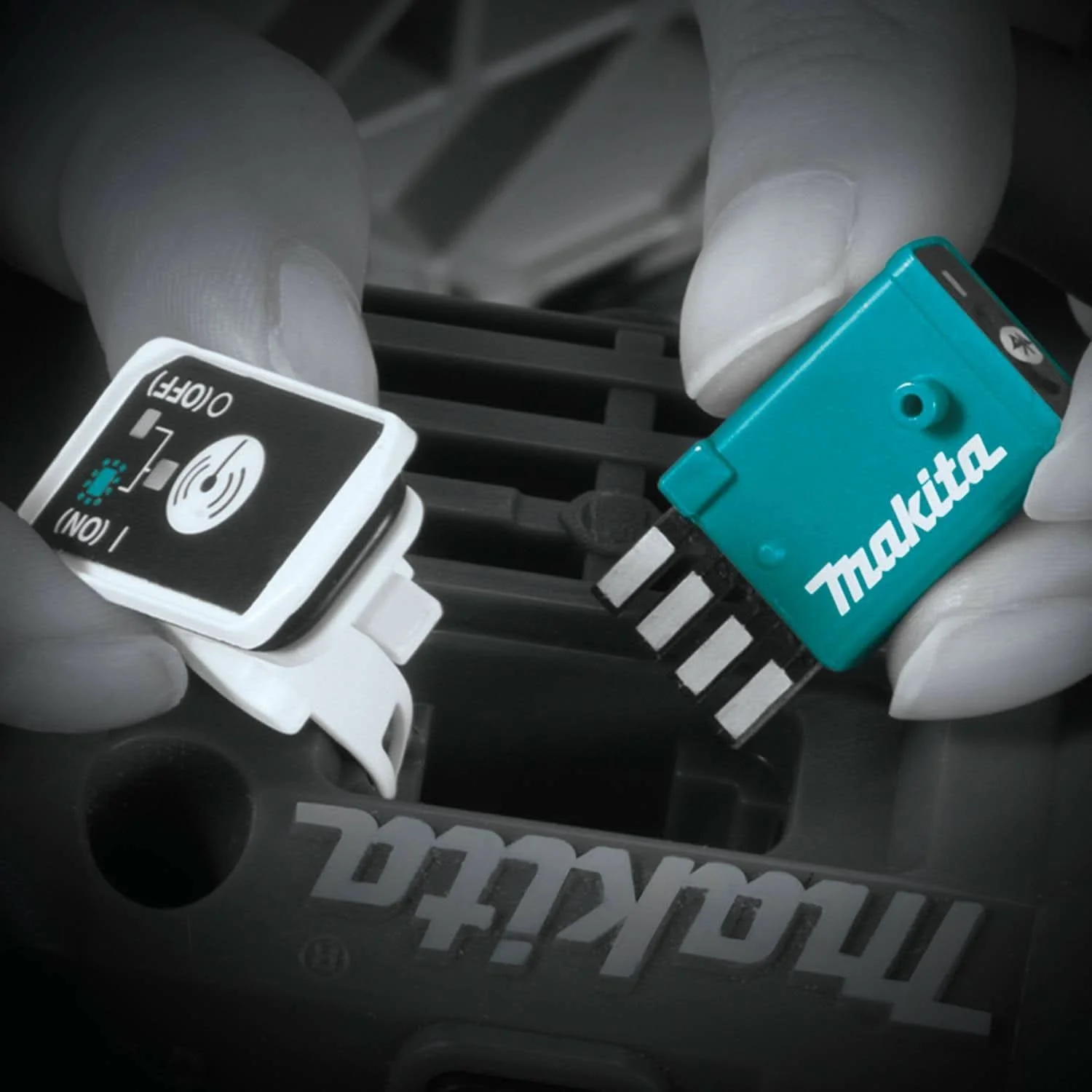 Makita 198901-5 Auto-start Wireless Transmitter - Image 2