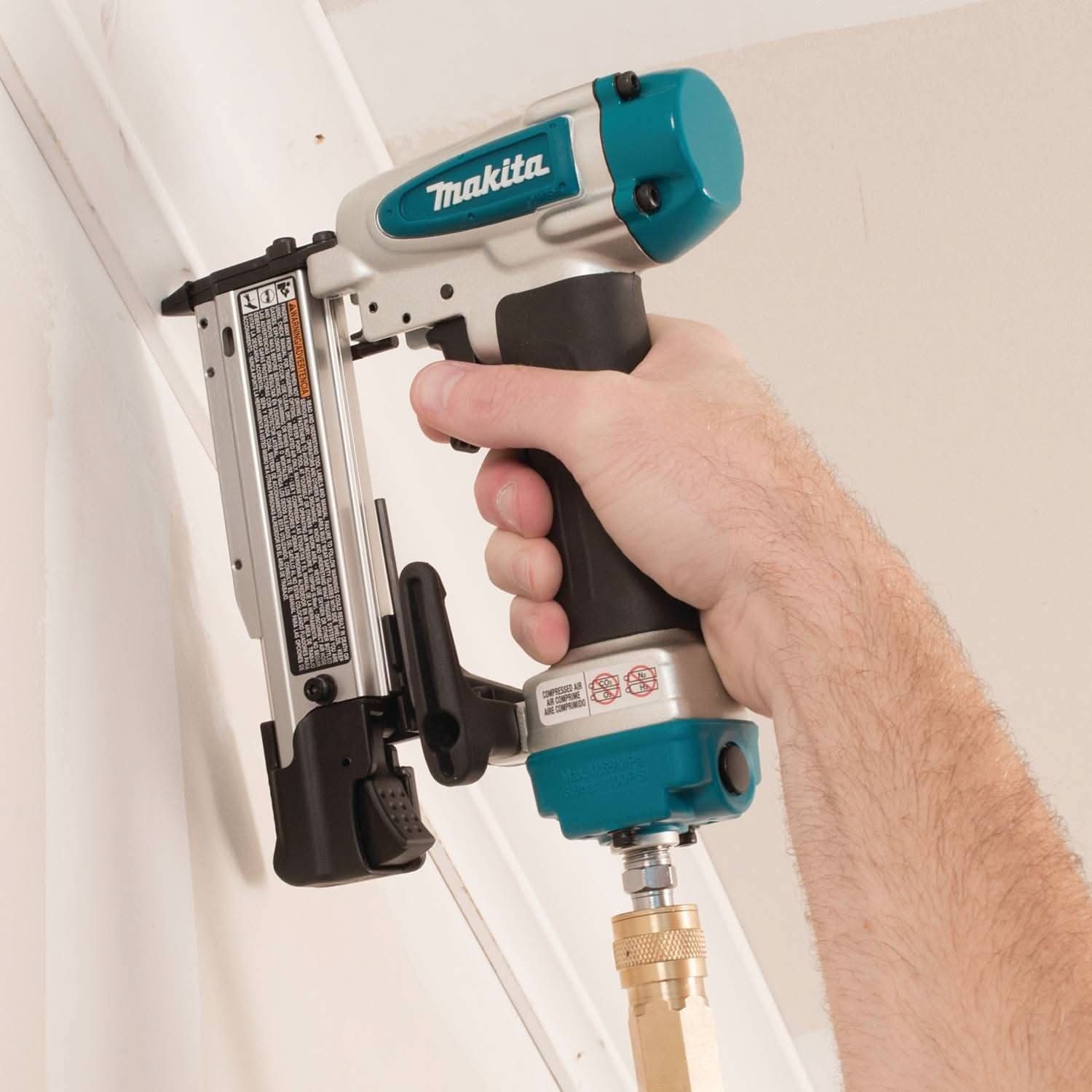 Makita AF353 23 Gauge, 1-3/8" Pin Nailer - Image 2