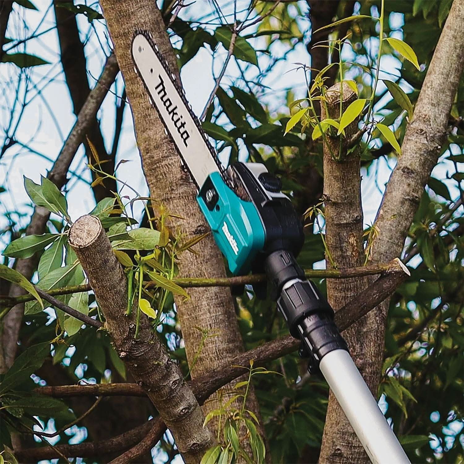 Makita GAU01Z 40V max XGT Brushless Cordless 10" Pole Saw, 8' Length, Tool Only - Image 3