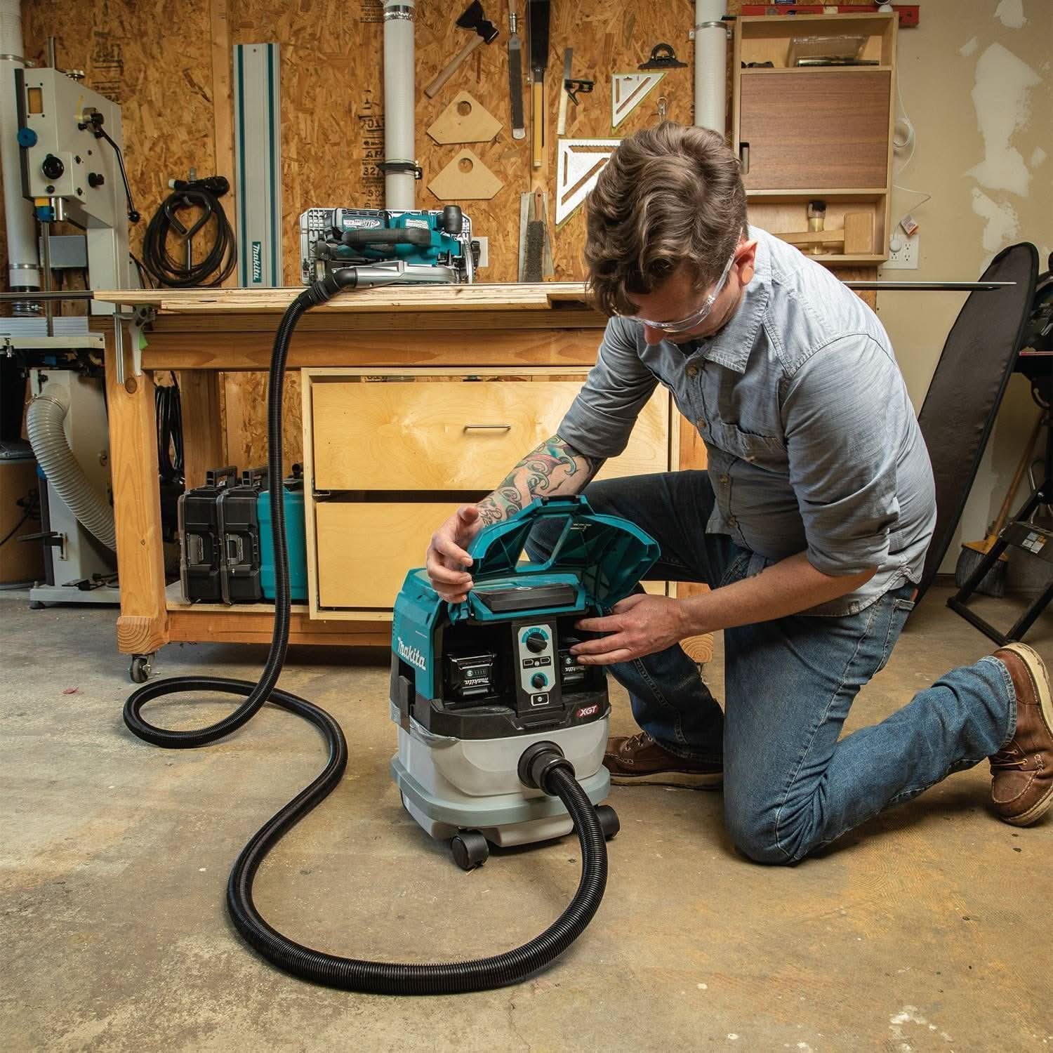 Makita GCV02PMX 40V max XGT Brushless Cordless 2.1 Gallon HEPA Filter Dry Dust Extractor Kit, AWS Capable (4.0Ah) - Image 3