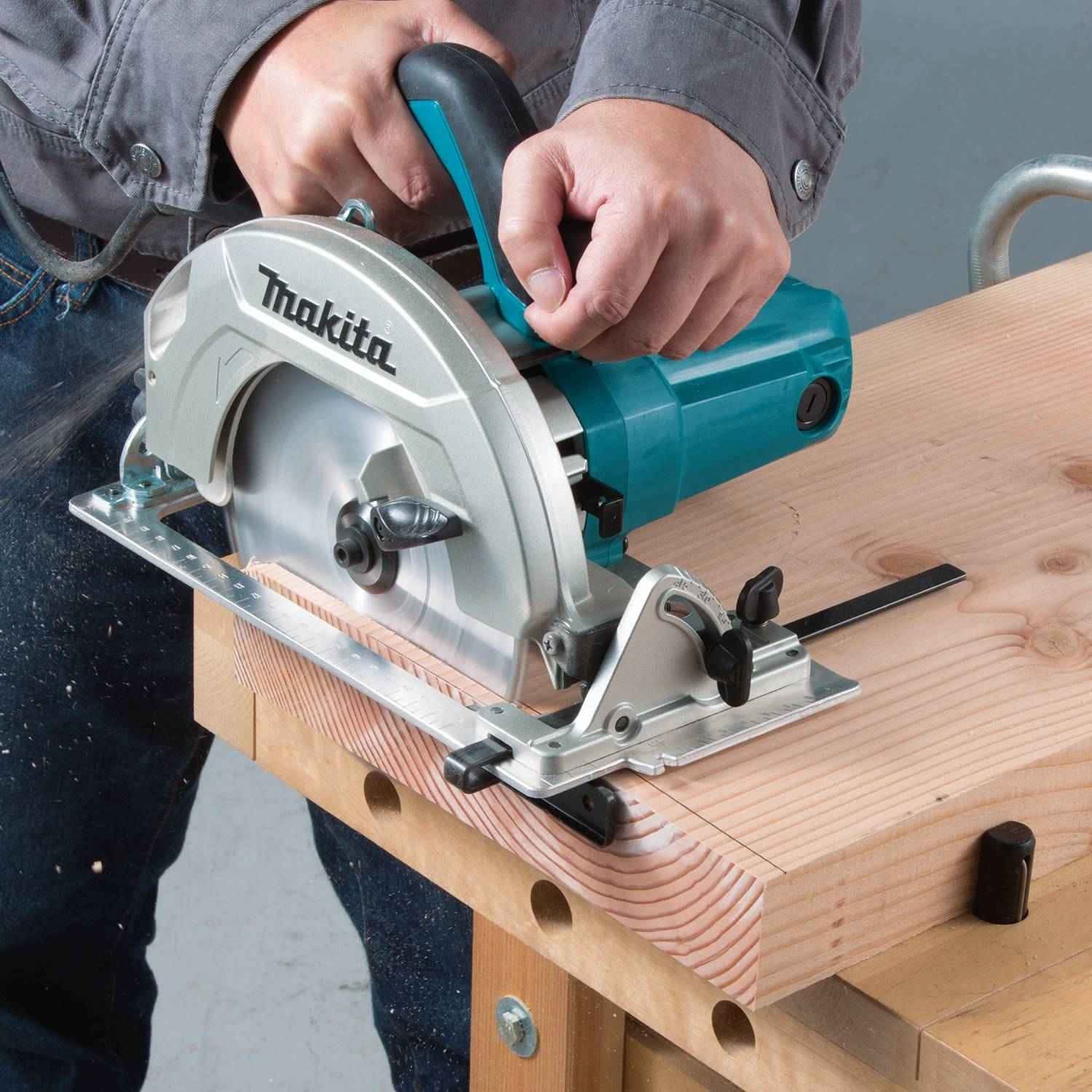 Makita HS7610 Corded 7-1/4" Circular Saw - Image 3