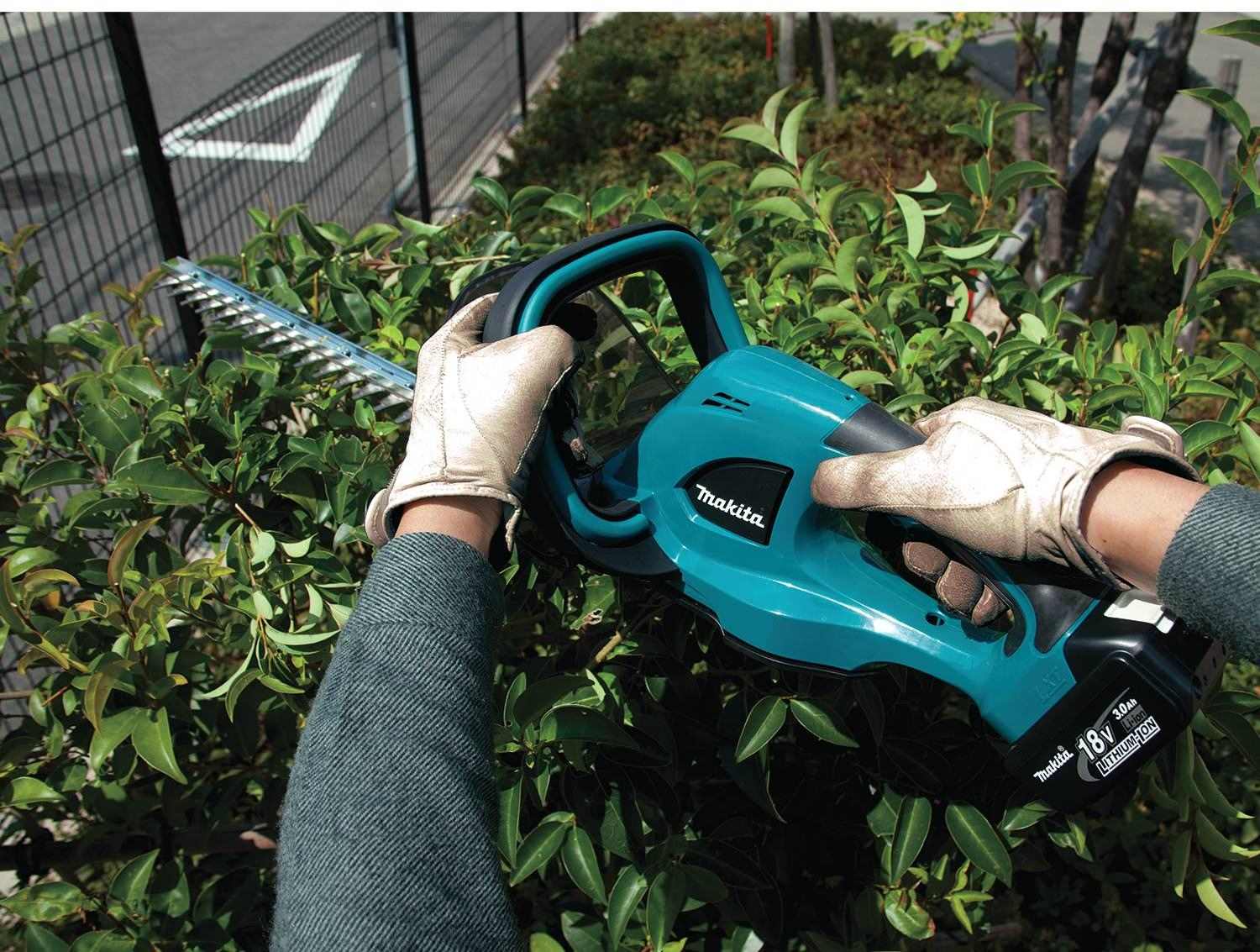 Makita XHU02Z 18V LXT  Cordless Hedge Trimmer , Tool Only (PROMO) - Image 2