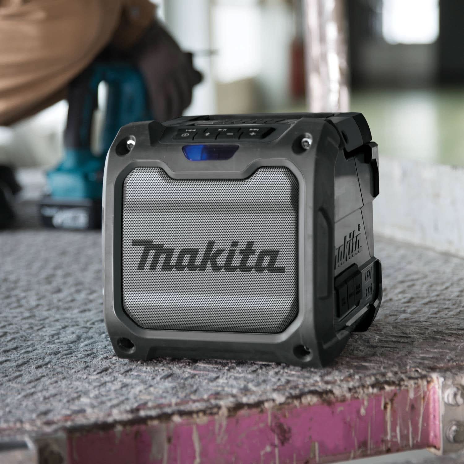 Makita PROMO XRM08B 18V LXT / 12V max CXT Cordless Bluetooth Job Site Speaker, Tool Only (PROMO) - Image 3