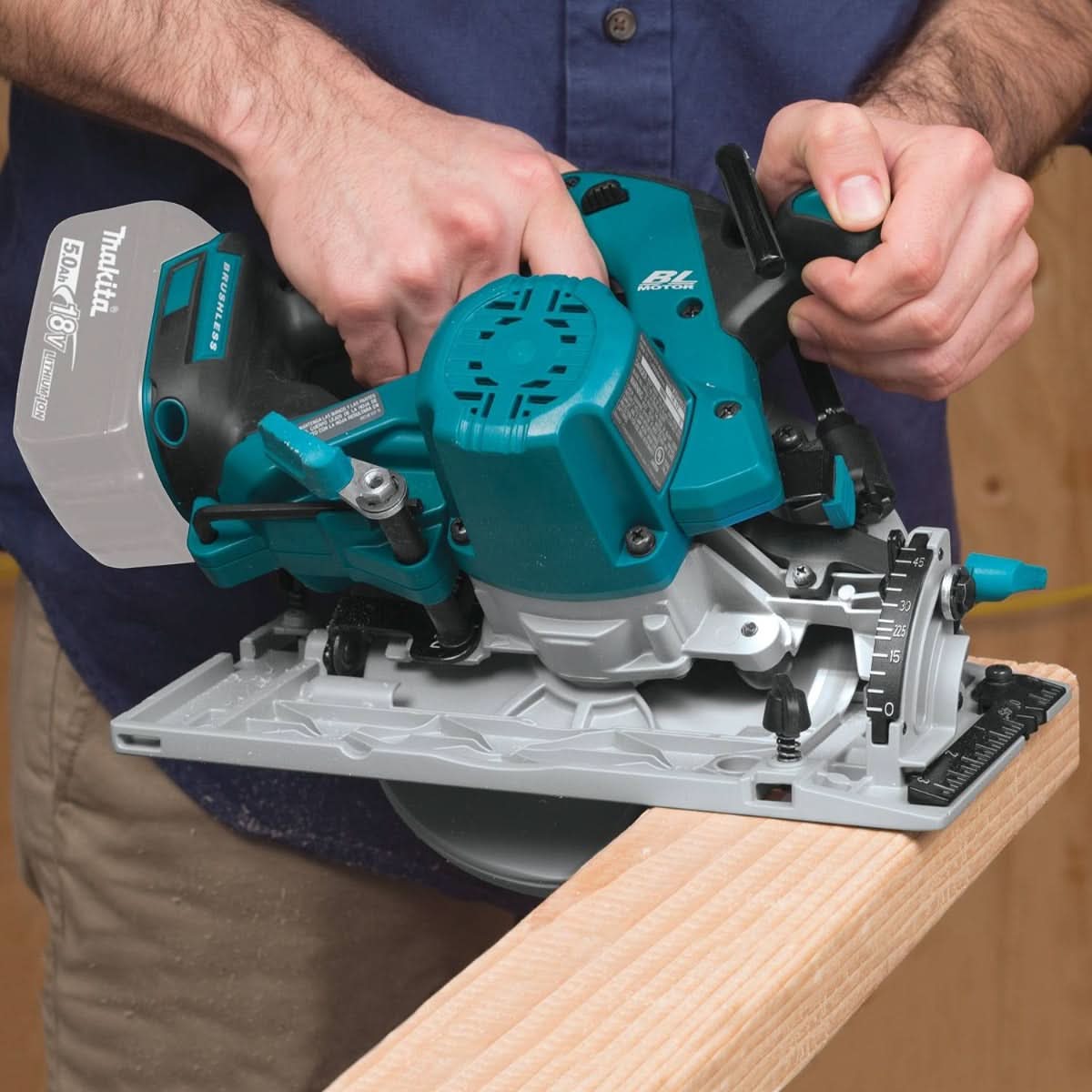 Makita XSH03Z 18V LXT Brushless Cordless 6-1/2" Circular Saw w/ 5.0Ah Battery - Image 2