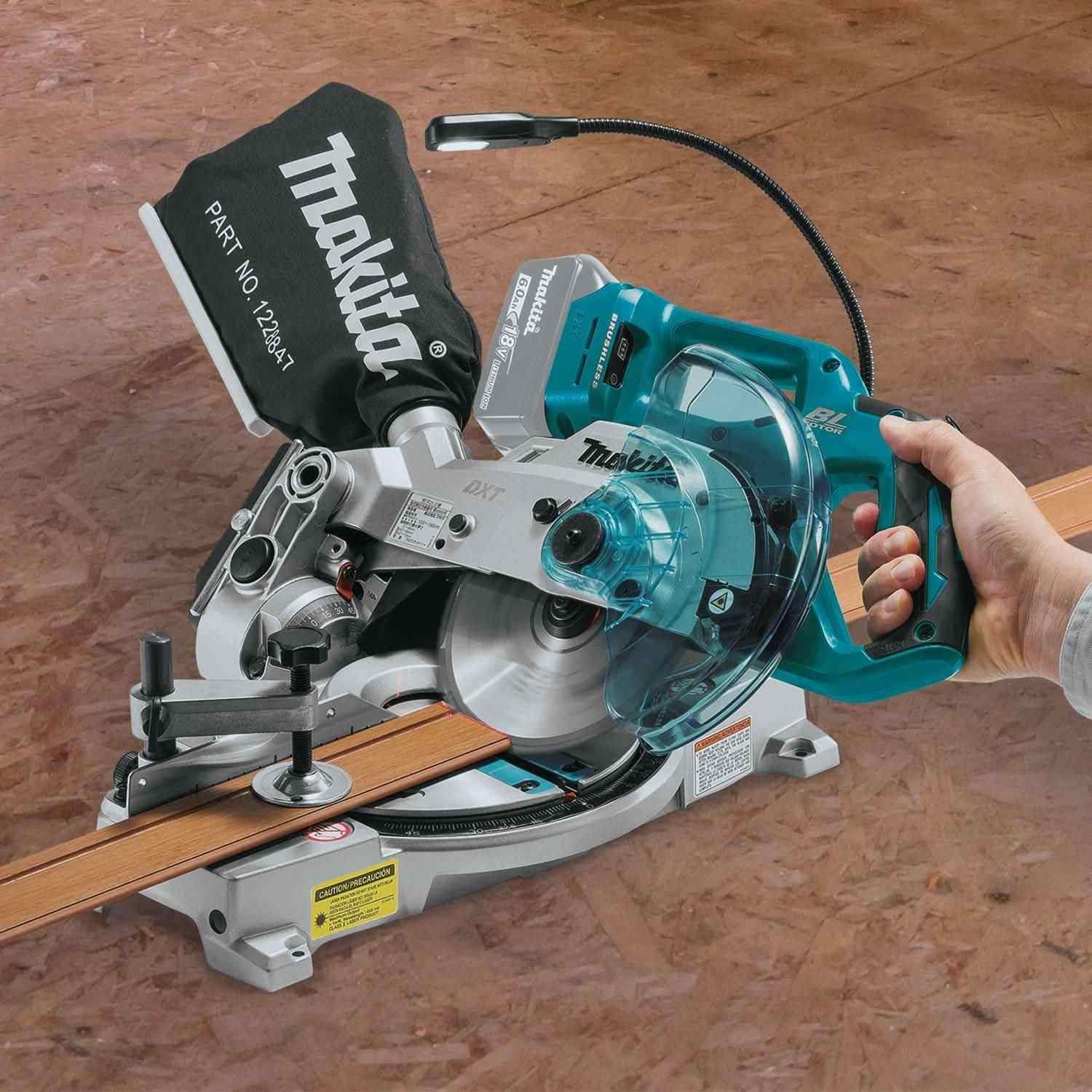 Makita XSL05Z 18V LXT Lithium-Ion Brushless Cordless 6-1/2" Compact Dual-Bevel Compound Miter Saw with Laser, Tool Only - Image 3