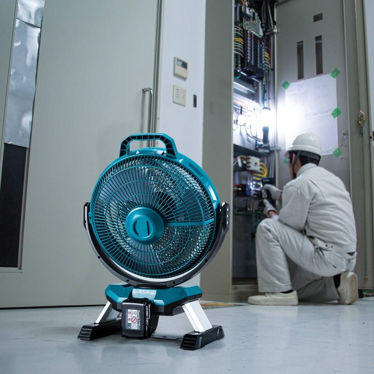 Makita DCF301Z 18V LXT Lithium"â€˜Ion Cordless/Corded 13" Fan, Tool Only - Image 2