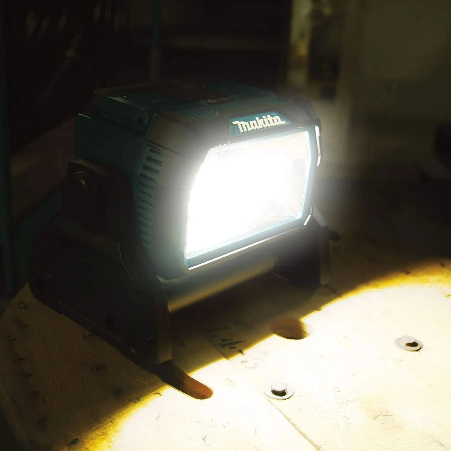 Makita DML809 18V X2 LXT Lithium-Ion Cordless/Corded Work Light, Light Only - Image 2