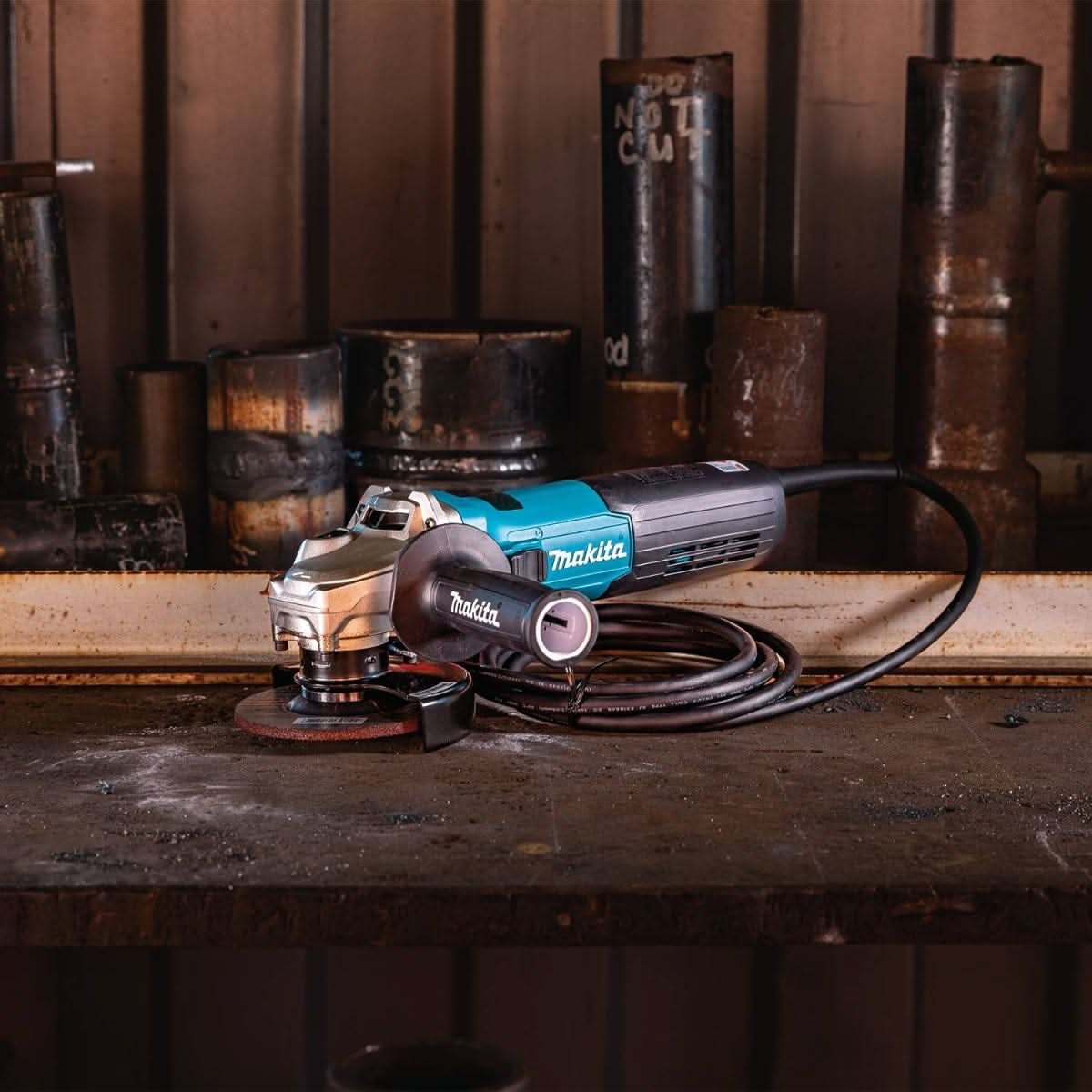 Makita GA4590 Corded 4-1/2" SJSII High-Power Angle Grinder - Image 2