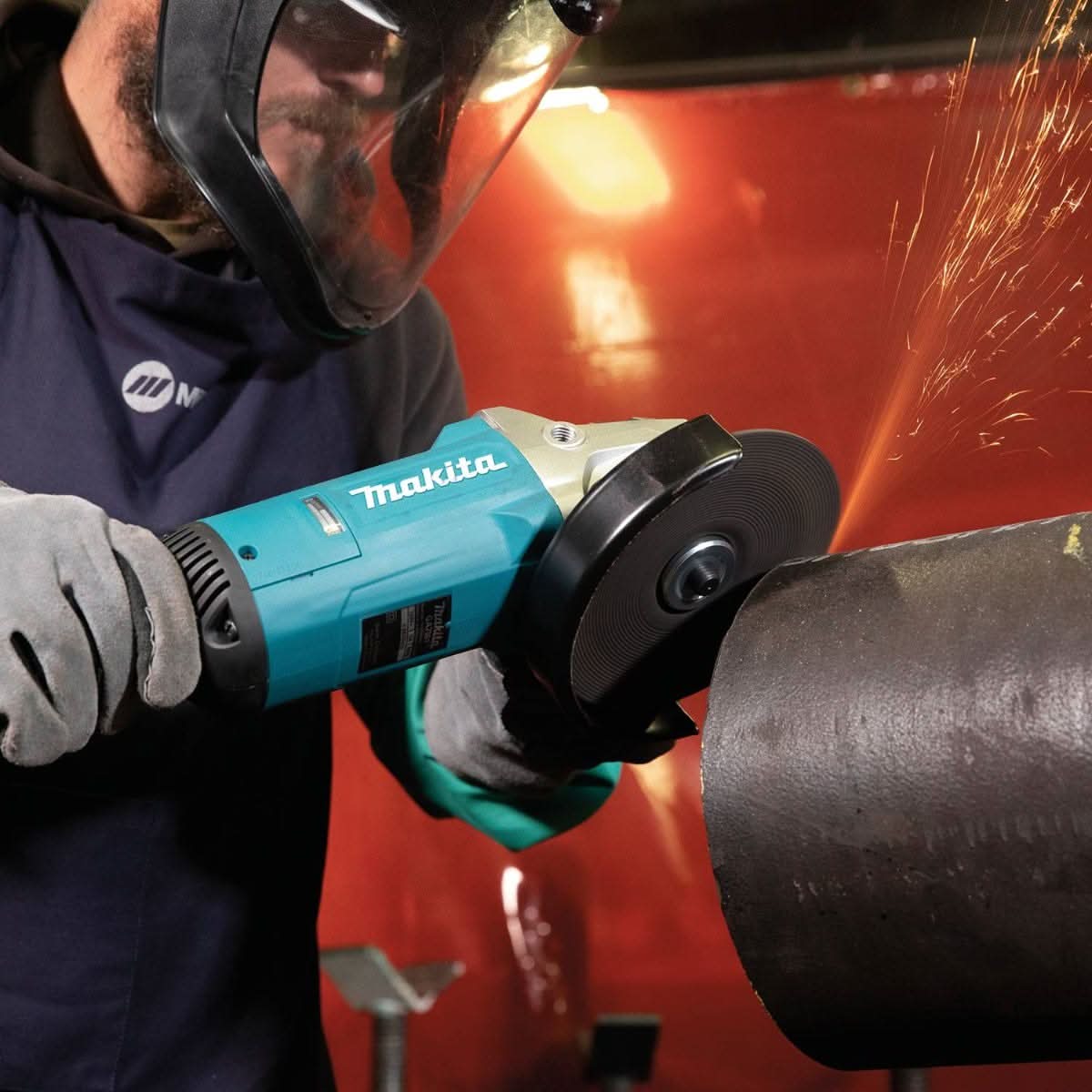 Makita GA7081 Corded 7" Angle Grinder, with Lock-On Switch - Image 3