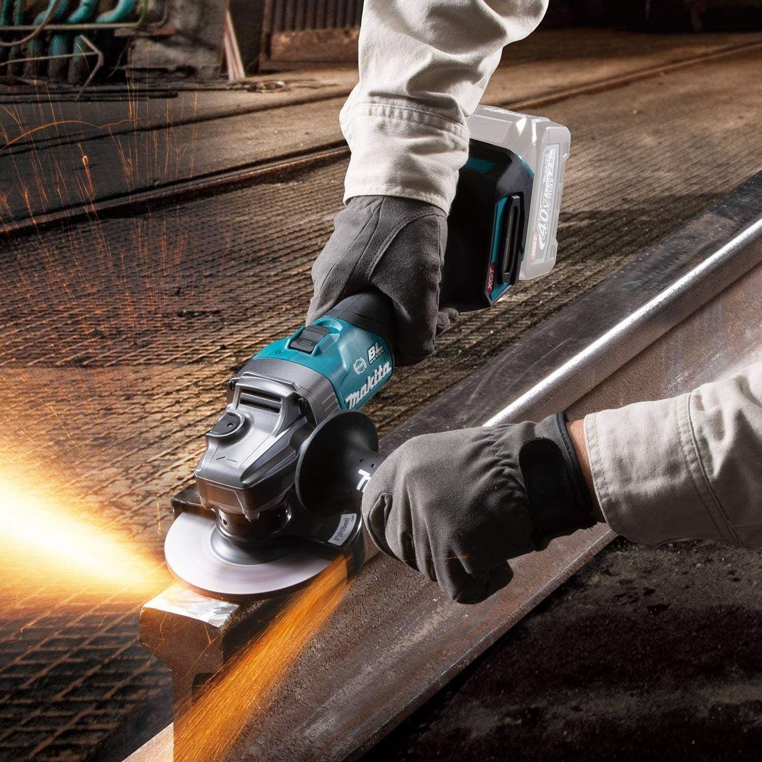 Makita GAG01Z 40V max XGT Brushless Cordless 4-1/2"Â / 5" Angle Grinder, with Electric Brake, Tool Only - Image 3