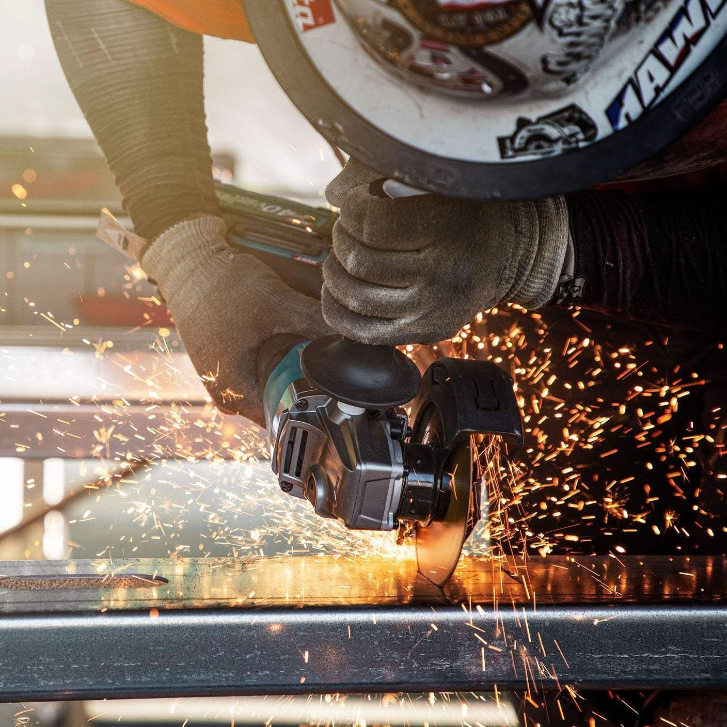 Makita GAG06M1 40V max XGT Brushless Cordless 4-1/2"Â / 5" Paddle Switch Angle Grinder Kit, with Electric Brake, AWS Capable (4.0Ah) - Image 2