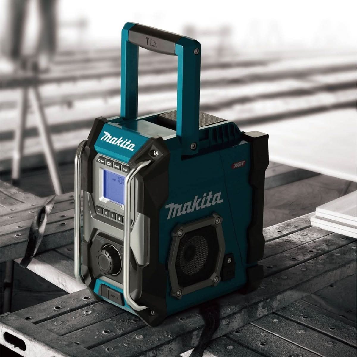 Makita GRM01 40V max XGT Cordless/Corded Job Site Radio, Tool Only - Image 3