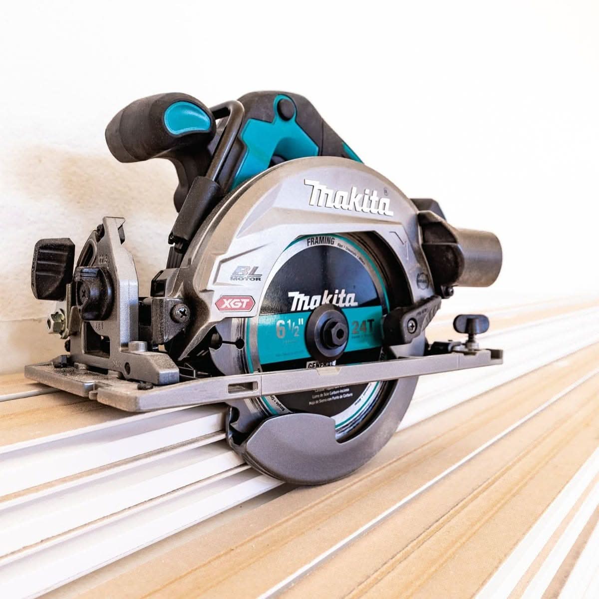 Makita GSH05Z 40V max XGT Brushless Cordless 6-1/2" Circular Saw, AWS Capable, Tool Only - Image 2