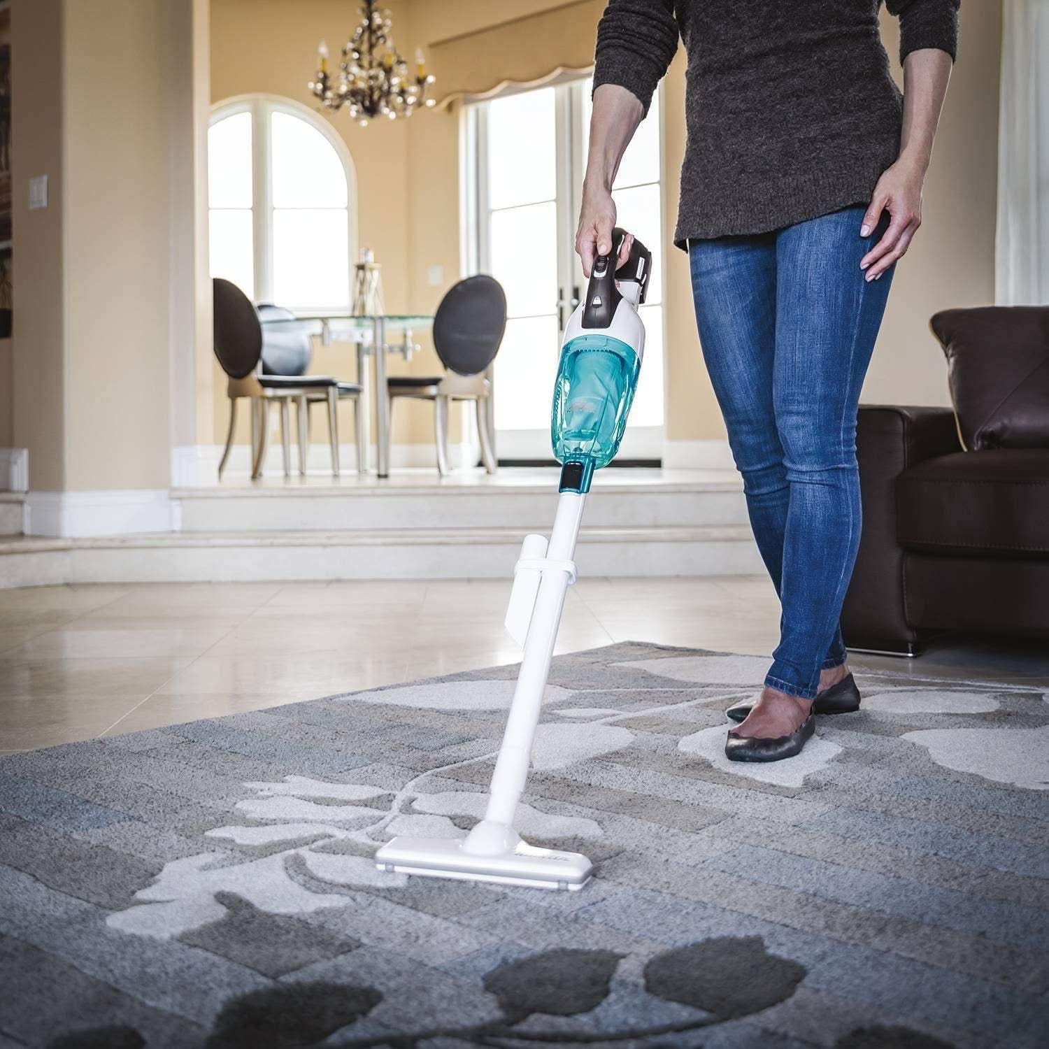 Makita XLC03R1WX4 18V LXT Lithium-ion Brushless Cordless Compact Stick Vacuum Kit, Trigger w/ Lock (2.0Ah) - Image 2