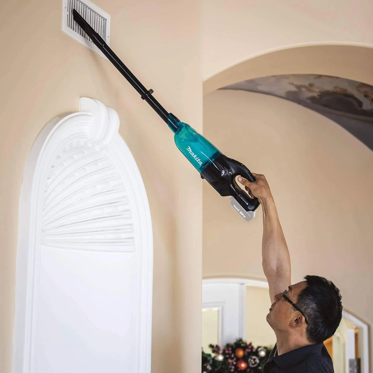 Makita XLC03ZBX4 18V LXT Lithium-Ion Brushless Compact Cordless Vacuum, Trigger w/ Lock, Tool Only - Image 3