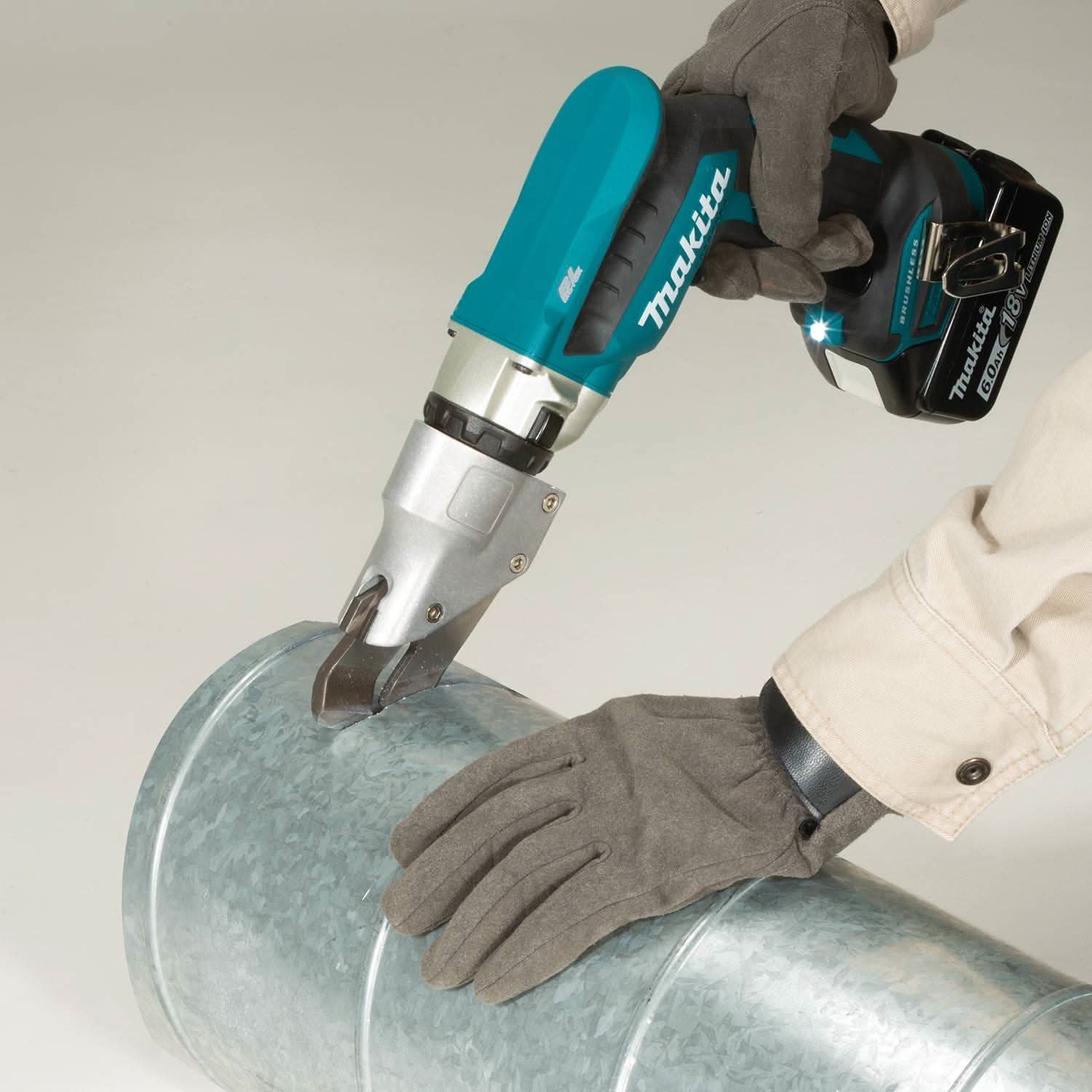 Makita XSJ04T 18V LXT Lithium-Ion Brushless Cordless 18 Gauge Offset Shear Kit (5.0Ah) - Image 3