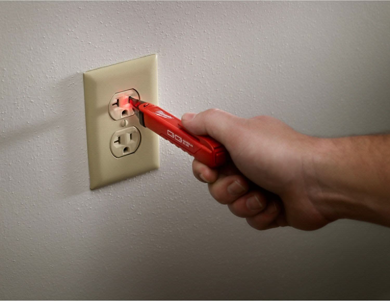 Milwaukee 2200-20 Voltage Detector - Image 2