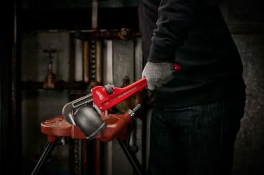 Milwaukee 48-22-7114 14" STEEL PIPE WRENCH - Image 2