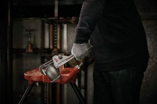 Milwaukee 48-22-7210 10" Aluminum Pipe Wrench - Image 2