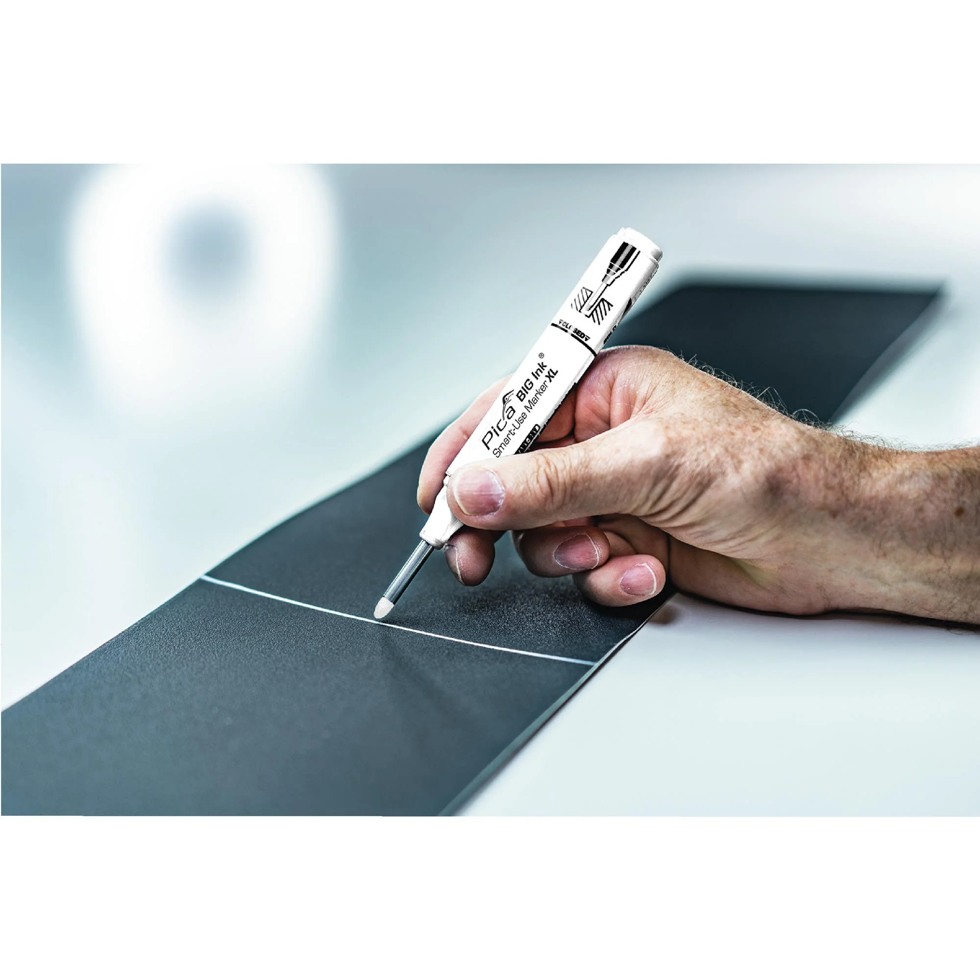 Pica 170/52/SB White Ink Marker For Deep Hole w/ Quiver Holder, 1-Pack - Image 2