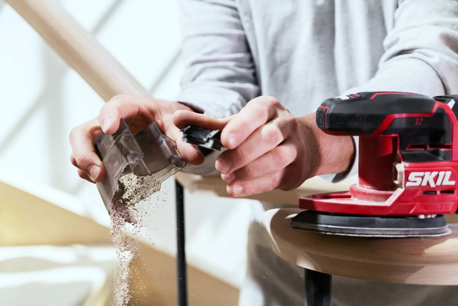 SKIL SR6608A-10 PWR CORE 12 Brushless 12V Compact Detail Sander Kit - Image 3
