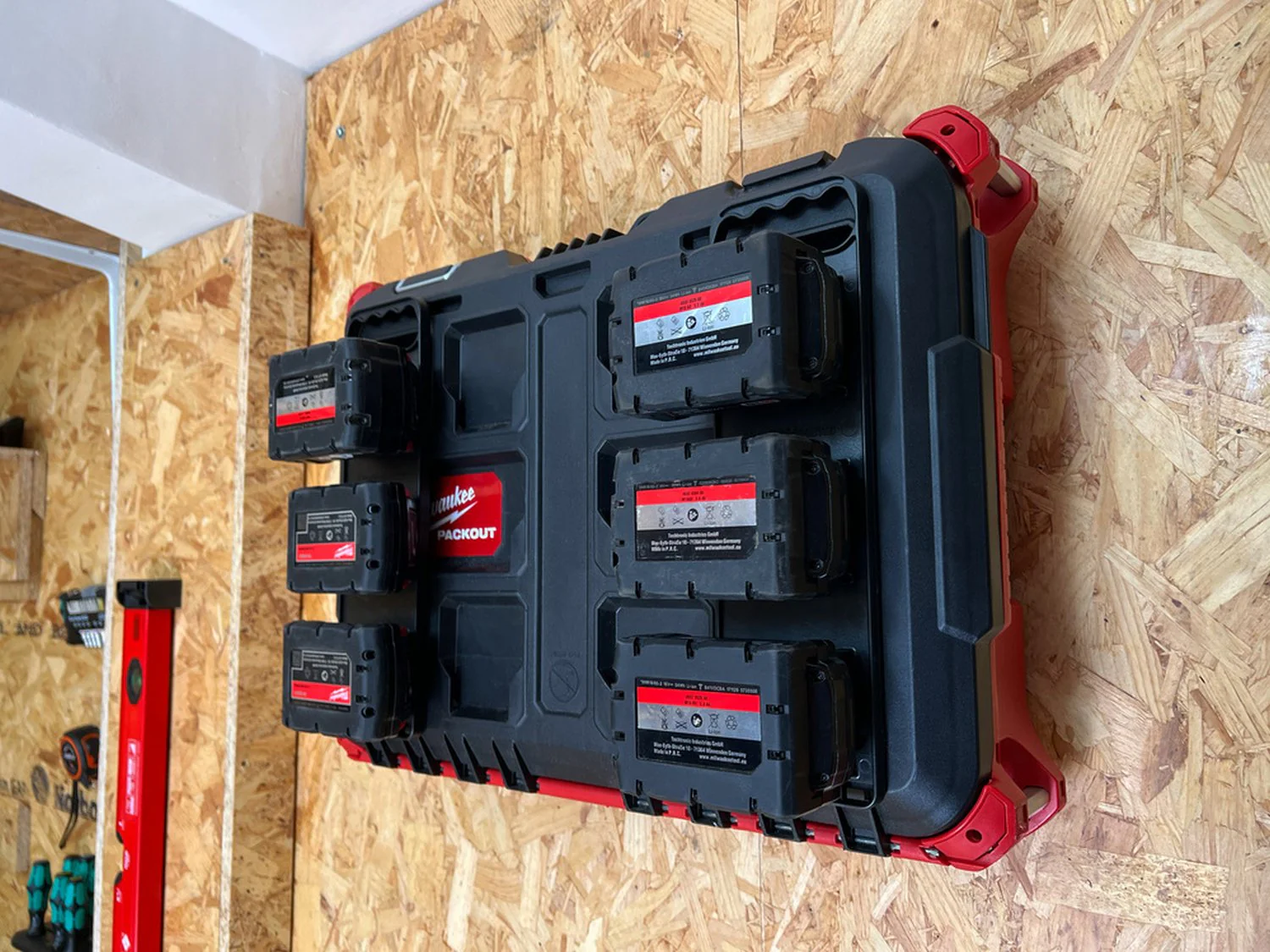 StealthMounts Battery Holder with Handle and Feet for Milwaukee M18 - Image 3