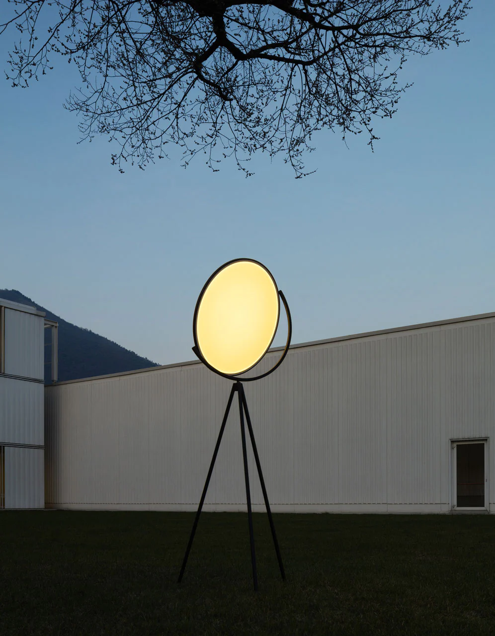 FLOS | SUPERLOOM FLOOR LAMPLIGHT | $13,540.00 - $13,840.00 - Image 2