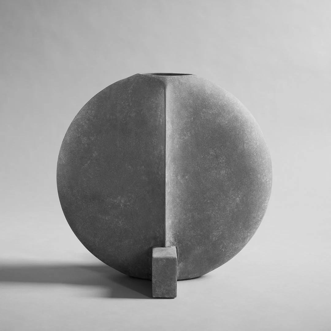 GUGGENHEIM VASE, BIG I $350.00 - Image 3