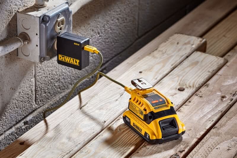 DeWALT DCB094K 20V MAX USB Charging Kit (PROMO) - Image 2