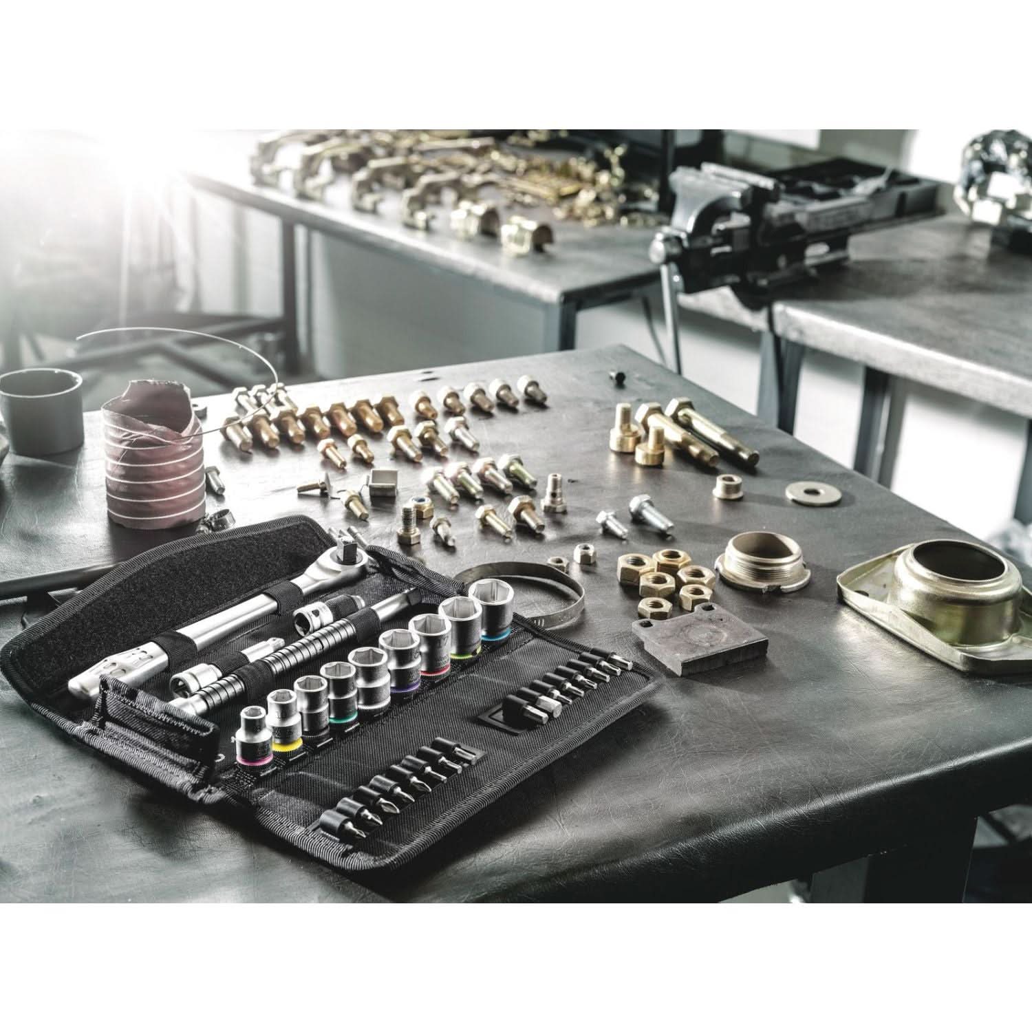 Wera 8100 SB Hf 1 Zyklop Metal Ratchet Set With Switch Lever, 3/8-in. Drive, With Holding Function, Metric, 13-Pieces - Image 3