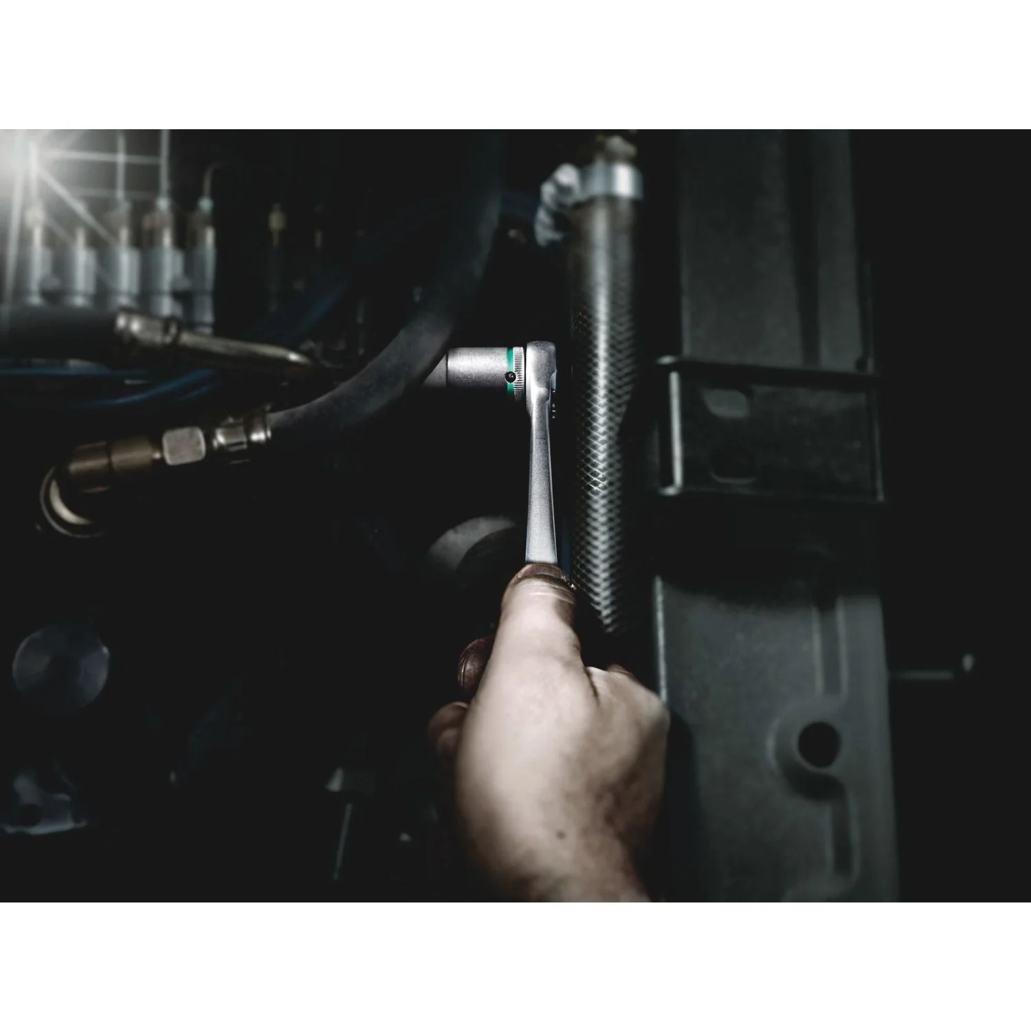 Wera 8003 A Zyklop Metal Ratchet With Push-Through Square And 1/4-in. Drive, 1/4-in.x141-mm. - Image 3
