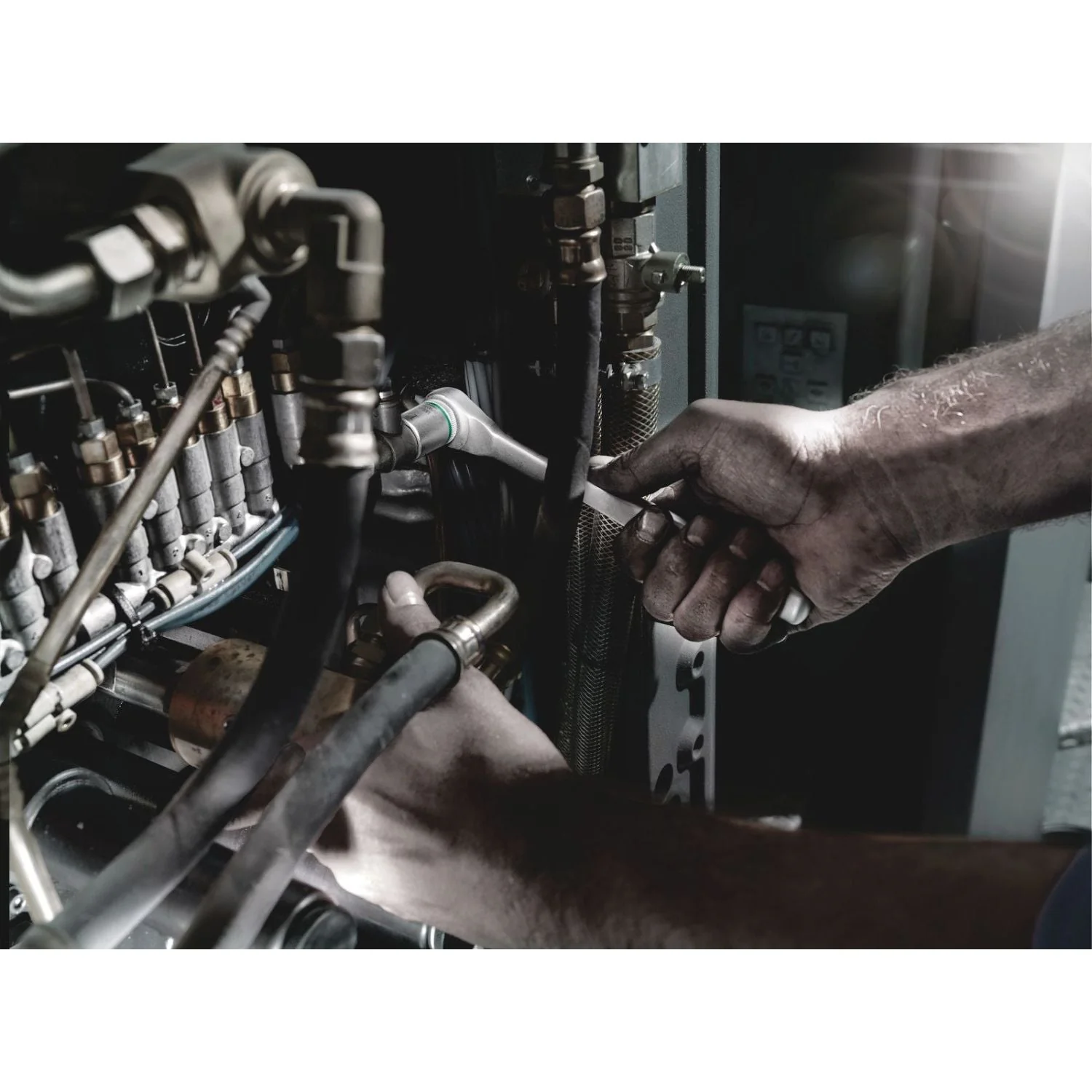 Wera 8004 B Zyklop Metal Ratchet With Switch Lever And 3/8-in. Drive, 3/8-in.x222-mm. - Image 3