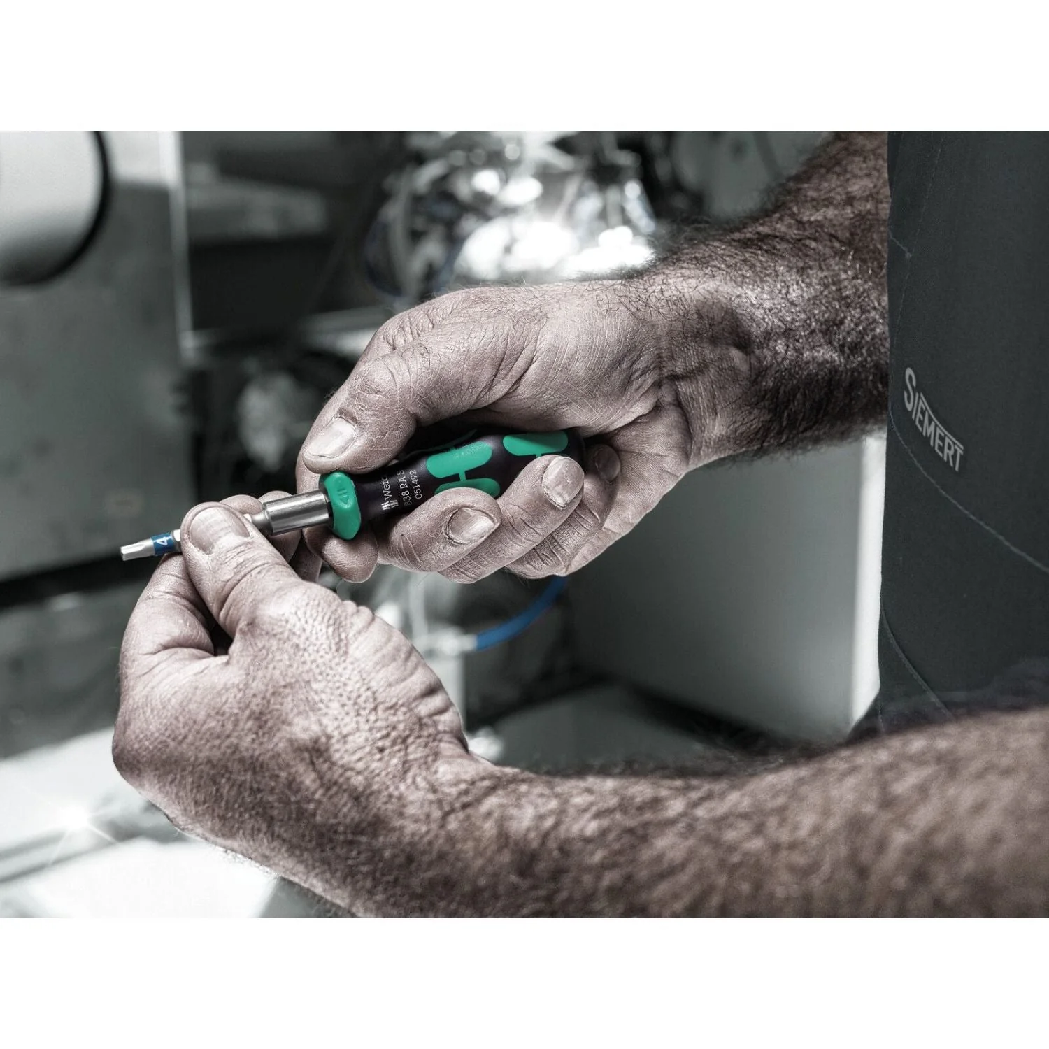Wera 838 Ra S Bit-Holding Handle With Ratchet Functionality, 1/4-in., 1/4-in.x102-mm. - Image 3